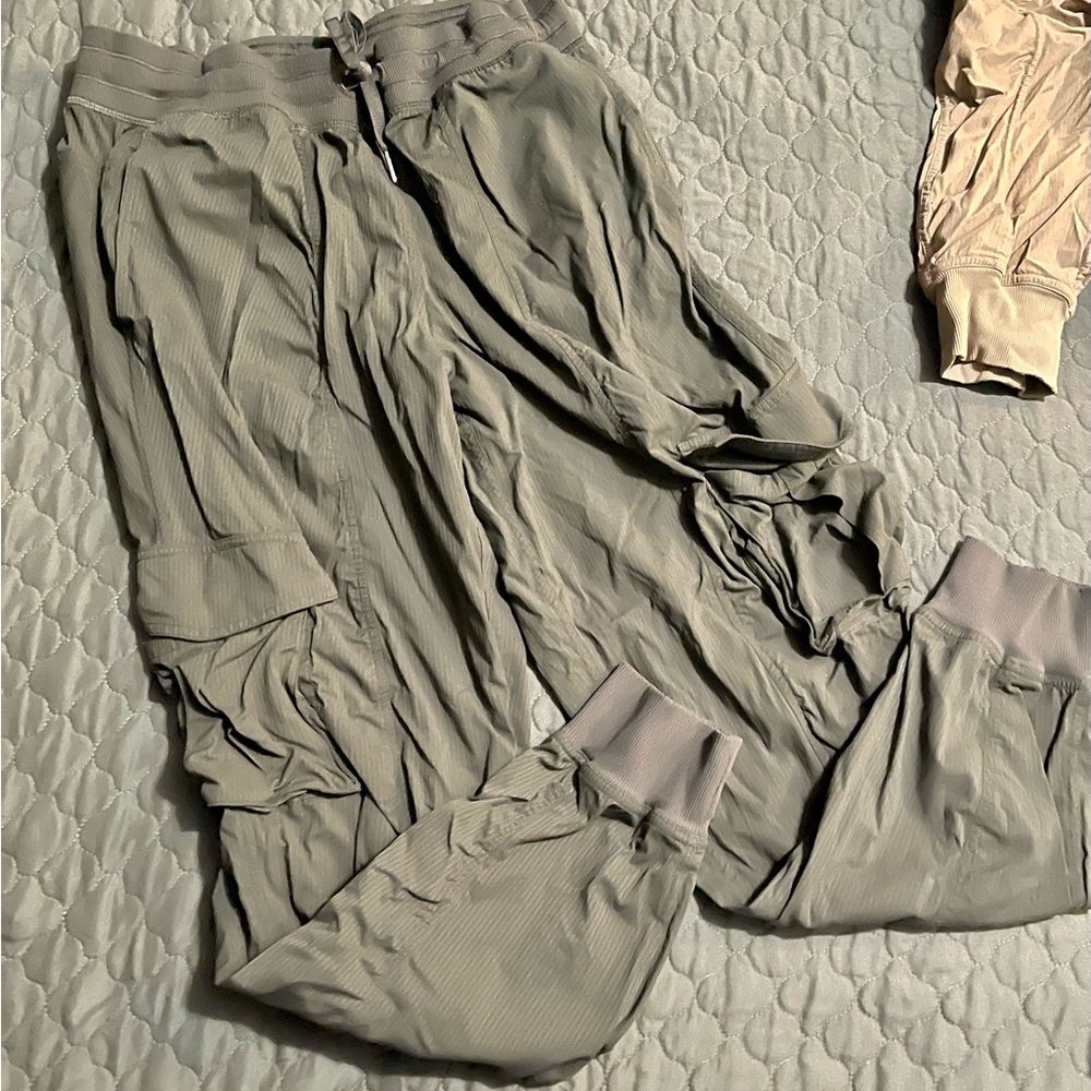 Lululemon Dance Studio Relaxed- Fit Mid-Rise Cargo Joggers, M in Graphite Gray!